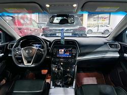 نيسان ماكسيما